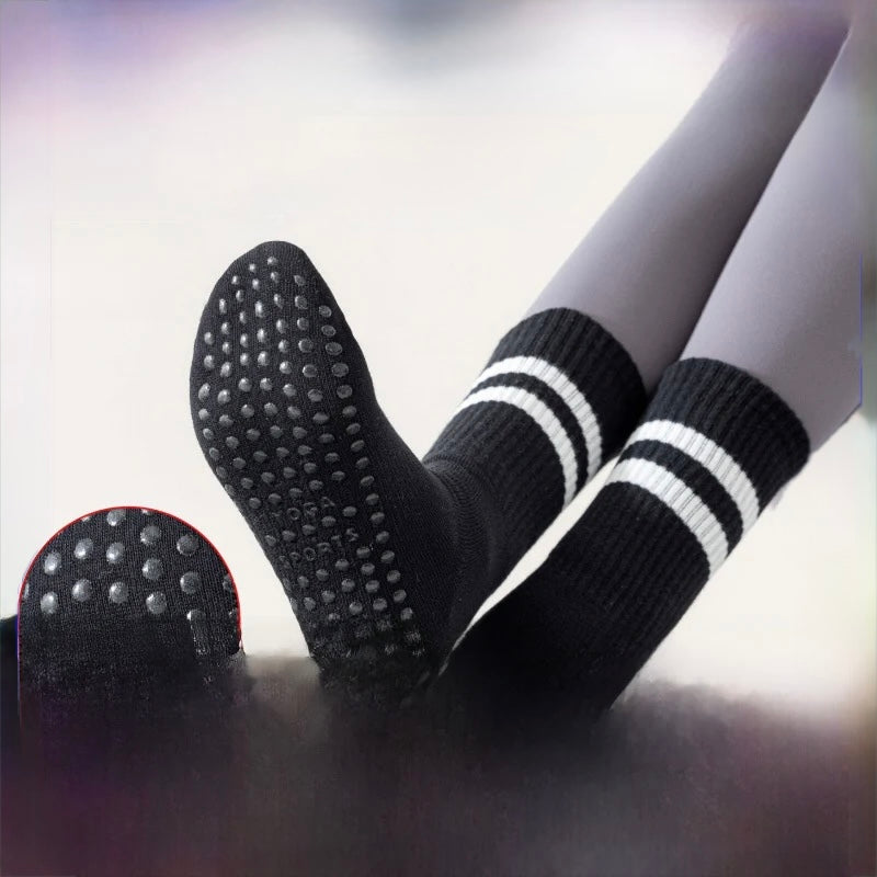 Pilates Grip Socks with Non-Slip Bottom – Yoga/Barre Studio